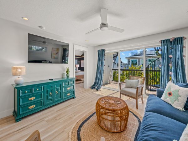 Lido Key Vacation Home Eight Bedroom Walk to Beach