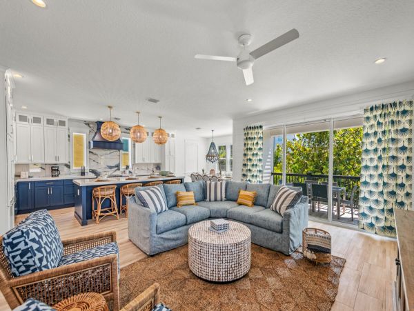 Lido Key Vacation Home Eight Bedroom Walk to Beach