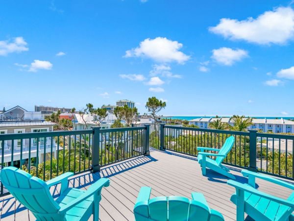 Lido Key Vacation Home Eight Bedroom Walk to Beach