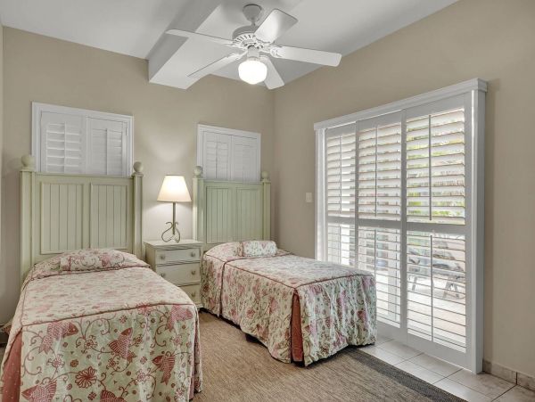 Canalfront 4 Bedroom Vacation Home in Islamorada with Boat Dock