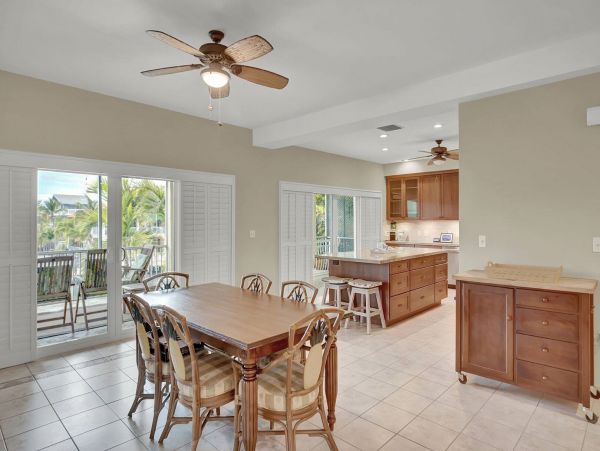 Canalfront 4 Bedroom Vacation Home in Islamorada with Boat Dock