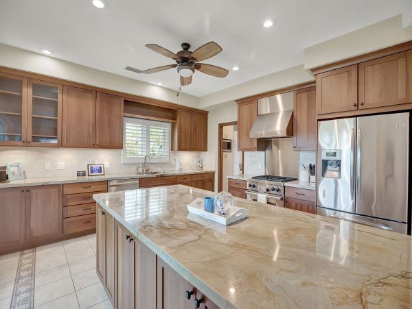 Canalfront 4 Bedroom Vacation Home in Islamorada with Boat Dock