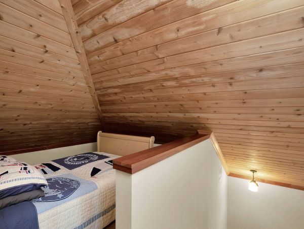 Canalfront 4 Bedroom Vacation Home in Islamorada with Boat Dock
