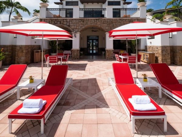Luxury Marathon Vacation Home with Communal Pool