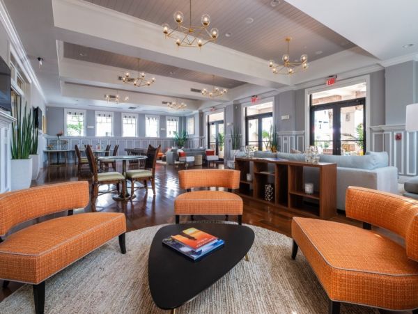 Luxury Marathon Vacation Home with Communal Pool