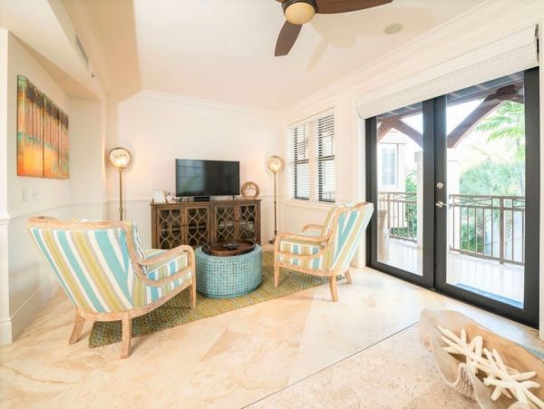 Luxury Marathon Vacation Home with Communal Pool