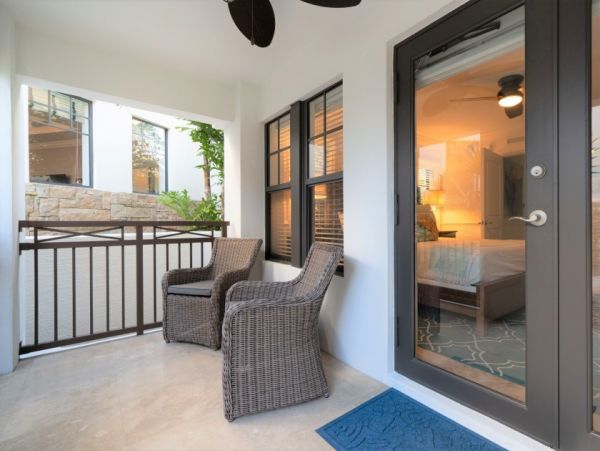 Luxury Marathon Vacation Home with Communal Pool