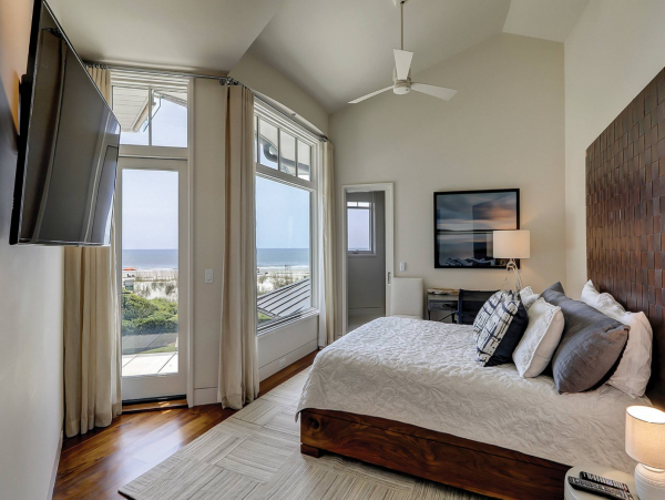 Luxury Oceanfront 5 Bedroom Home with Pool & Spa