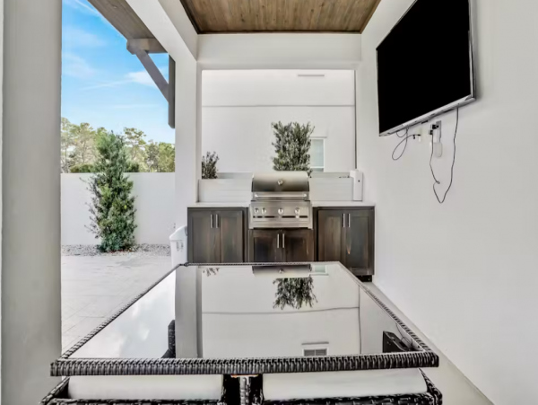 Santa Rosa Beach Luxury 8 Bedroom Home Short Walk to Beach