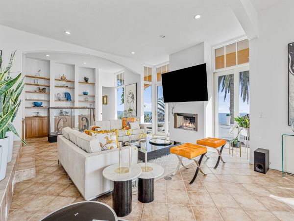 Malibu Vacation Home Three Bedroom Walk to Beach