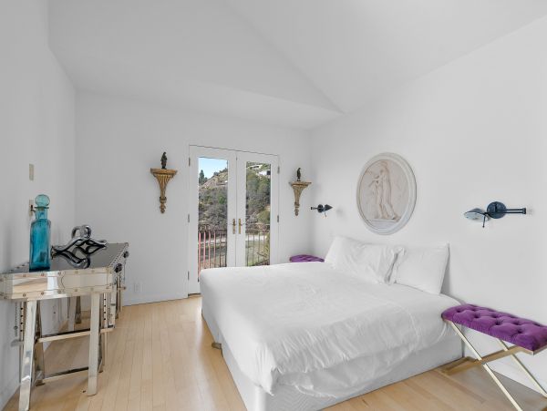 Malibu Vacation Home Three Bedroom Walk to Beach