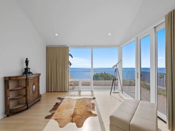 Malibu Vacation Home Three Bedroom Walk to Beach