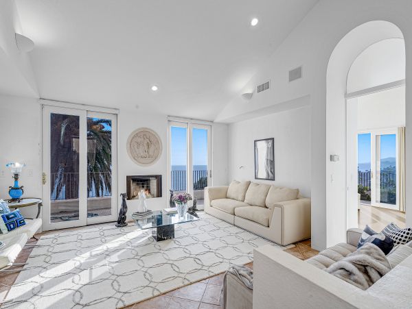 Malibu Vacation Home Three Bedroom Walk to Beach
