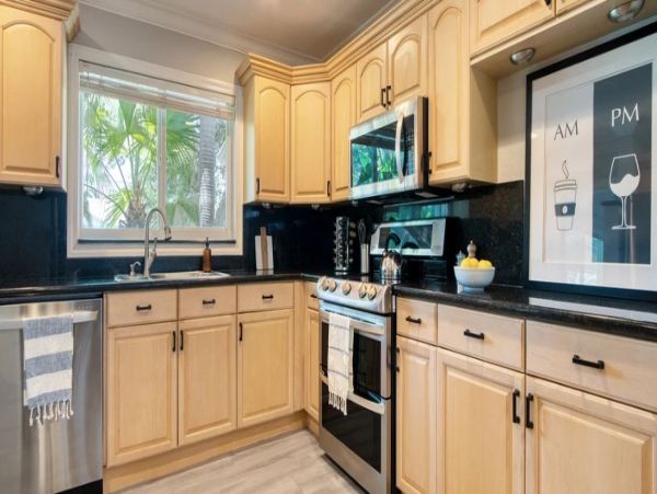 Canalfront Vacation Home in Pompano Beach with Pool & Dock