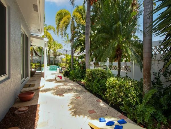 Canalfront Vacation Home in Pompano Beach with Pool & Dock