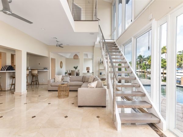 Canalfront Luxury Vacation Home in Lighthouse Point with Pool