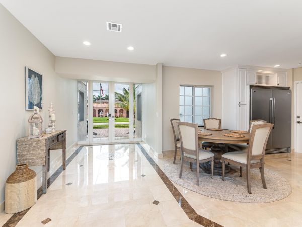 Canalfront Luxury Vacation Home in Lighthouse Point with Pool