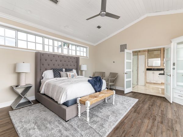 Canalfront Luxury Vacation Home in Lighthouse Point with Pool