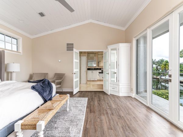 Canalfront Luxury Vacation Home in Lighthouse Point with Pool
