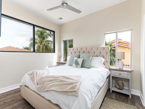 Canalfront Luxury Vacation Home in Lighthouse Point with Pool
