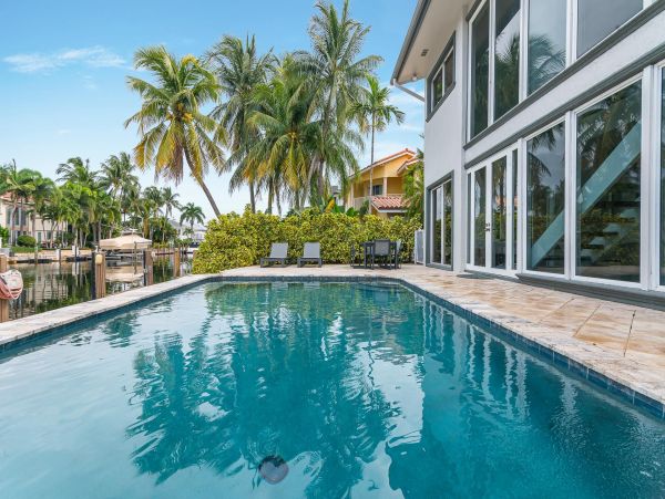 Canalfront Luxury Vacation Home in Lighthouse Point with Pool