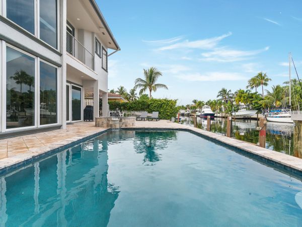 Canalfront Luxury Vacation Home in Lighthouse Point with Pool