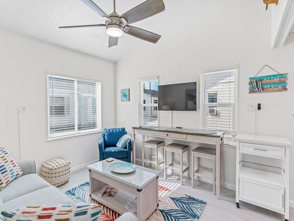 Cute Beach Cottage in Indian Rocks Beach only 55 Steps to the Beach