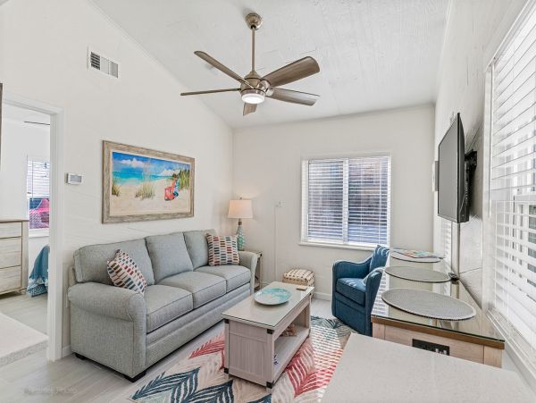 Cute Beach Cottage in Indian Rocks Beach only 55 Steps to the Beach