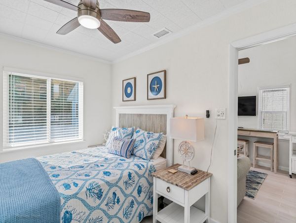 Cute Beach Cottage in Indian Rocks Beach only 55 Steps to the Beach