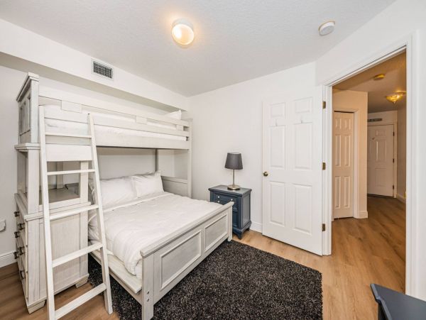 Indian Rocks Vacation Condo Two Bedroom Walk to Beach
