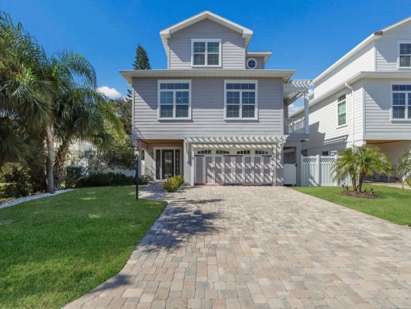 Beautiful 3 Bedroom Home with Pool & Short Walk to Beach