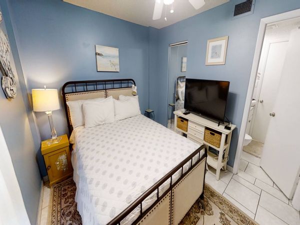 Partial Ocean View 2 Bedroom Condo in Panama City Beach