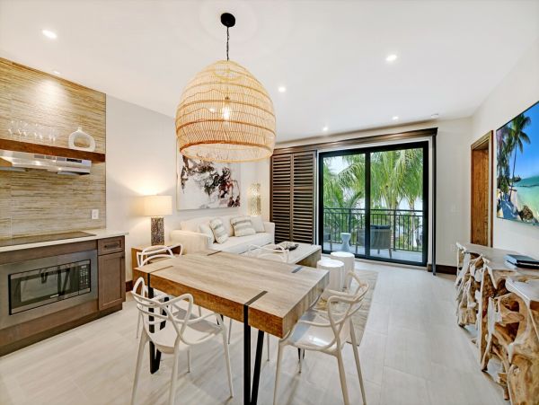 Stylish Luxury Beachside Two Bedroom Anna Maria