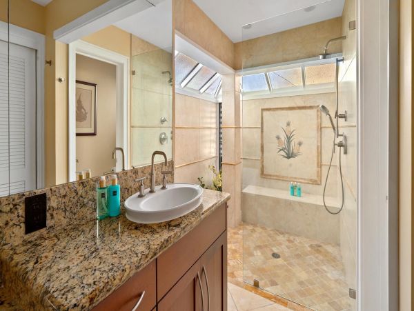 Luxurious Kapalua Vacation Rental with Oceanfront Views