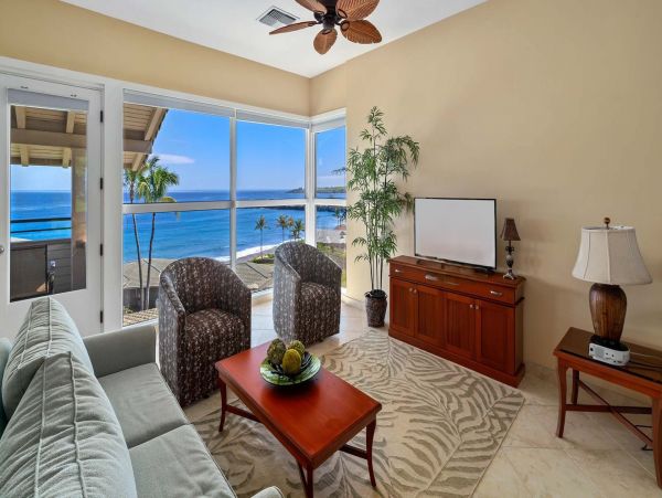 Luxurious Kapalua Vacation Rental with Oceanfront Views