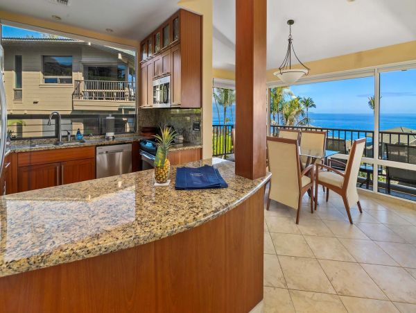Luxurious Kapalua Vacation Rental with Oceanfront Views