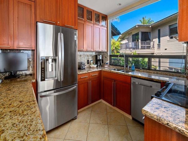 Luxurious Kapalua Vacation Rental with Oceanfront Views