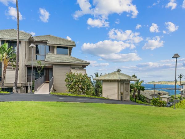 Oceanfront Vacation Condo with 1 Bedrooms in Lahaina