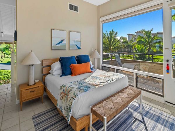 Oceanfront Vacation Condo with 1 Bedrooms in Lahaina