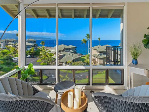 Oceanfront Vacation Condo with 1 Bedrooms in Lahaina