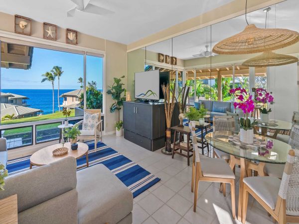 Oceanfront Vacation Condo with 1 Bedrooms in Lahaina