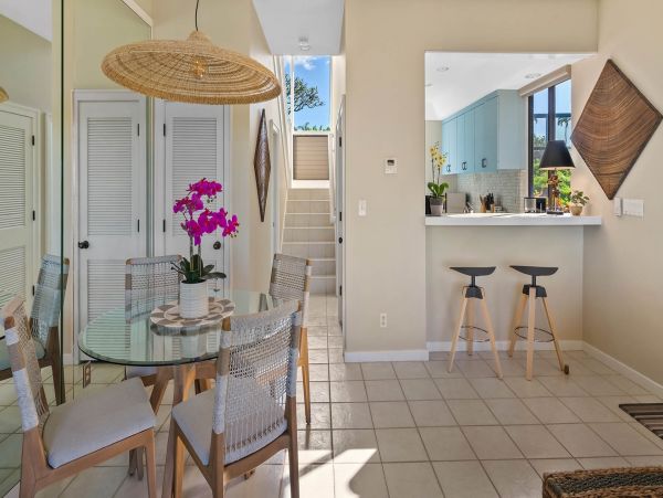 Oceanfront Vacation Condo with 1 Bedrooms in Lahaina