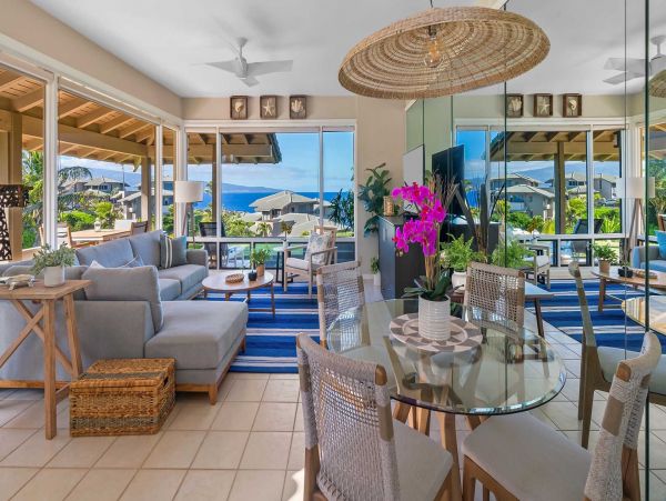 Oceanfront Vacation Condo with 1 Bedrooms in Lahaina