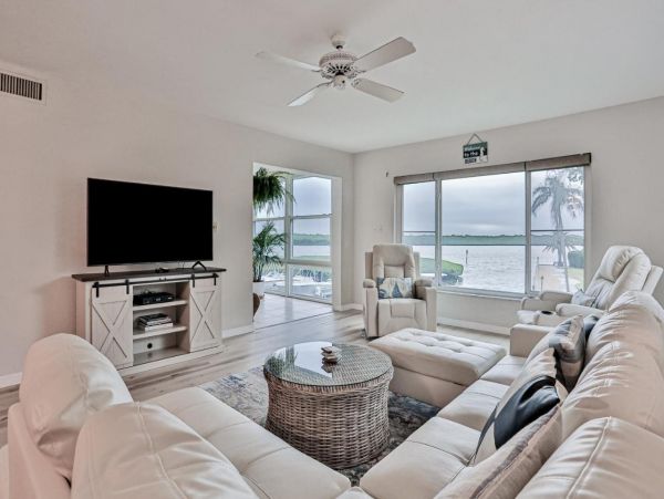 Bayfront Vacation Condo in Longboat Key Steps from Beach