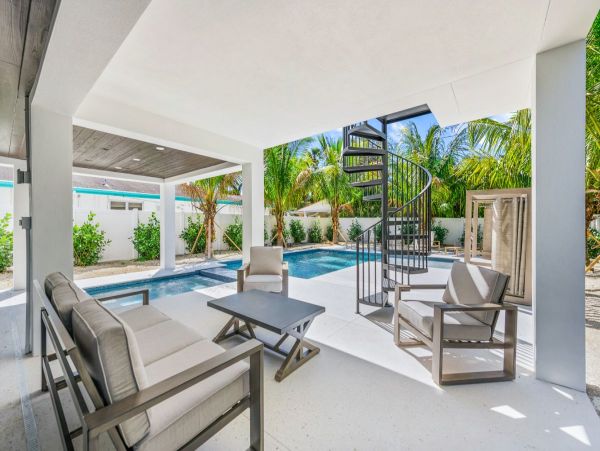 Lido Key Vacation Rental | 8-Bedroom Luxury Home Near St. Armands Circle