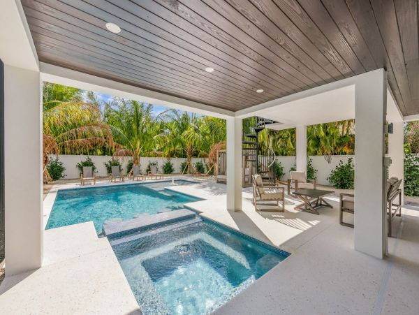 Lido Key Vacation Rental | 8-Bedroom Luxury Home Near St. Armands Circle