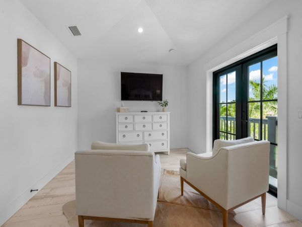 Lido Key Vacation Rental | 8-Bedroom Luxury Home Near St. Armands Circle