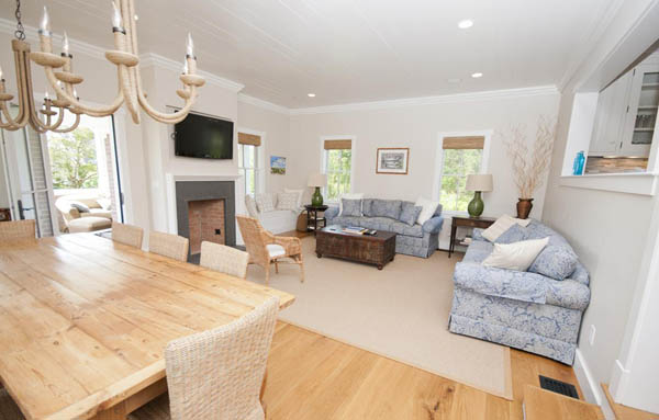 Nantucket Vacation Home Four Bedroom Walk to Beach