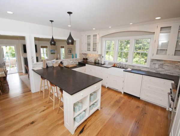 Nantucket Vacation Home Four Bedroom Walk to Beach
