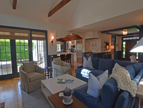 Beautiful Nantucket Vacation Home Four Bedroom
